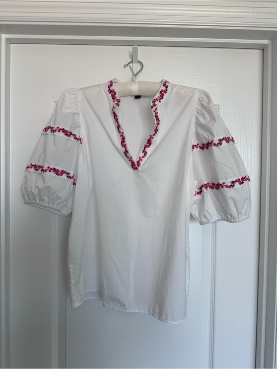 Ann Taylor Tops - Ann Taylor White V-Neck Puff Sleeve Blouse with Pink Embroidery